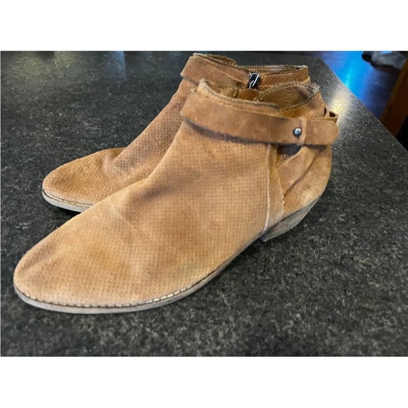 Dolce vita suede ankle booties - Picture 2 of 3
